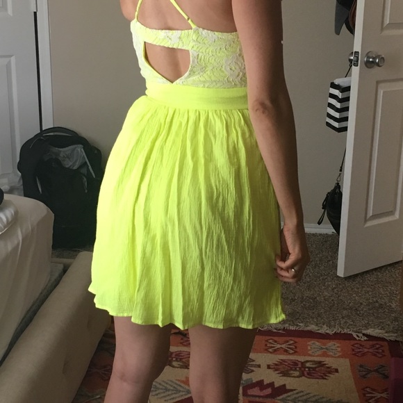 Lacey Bright Yellow Summer Dress - Picture 4 of 5